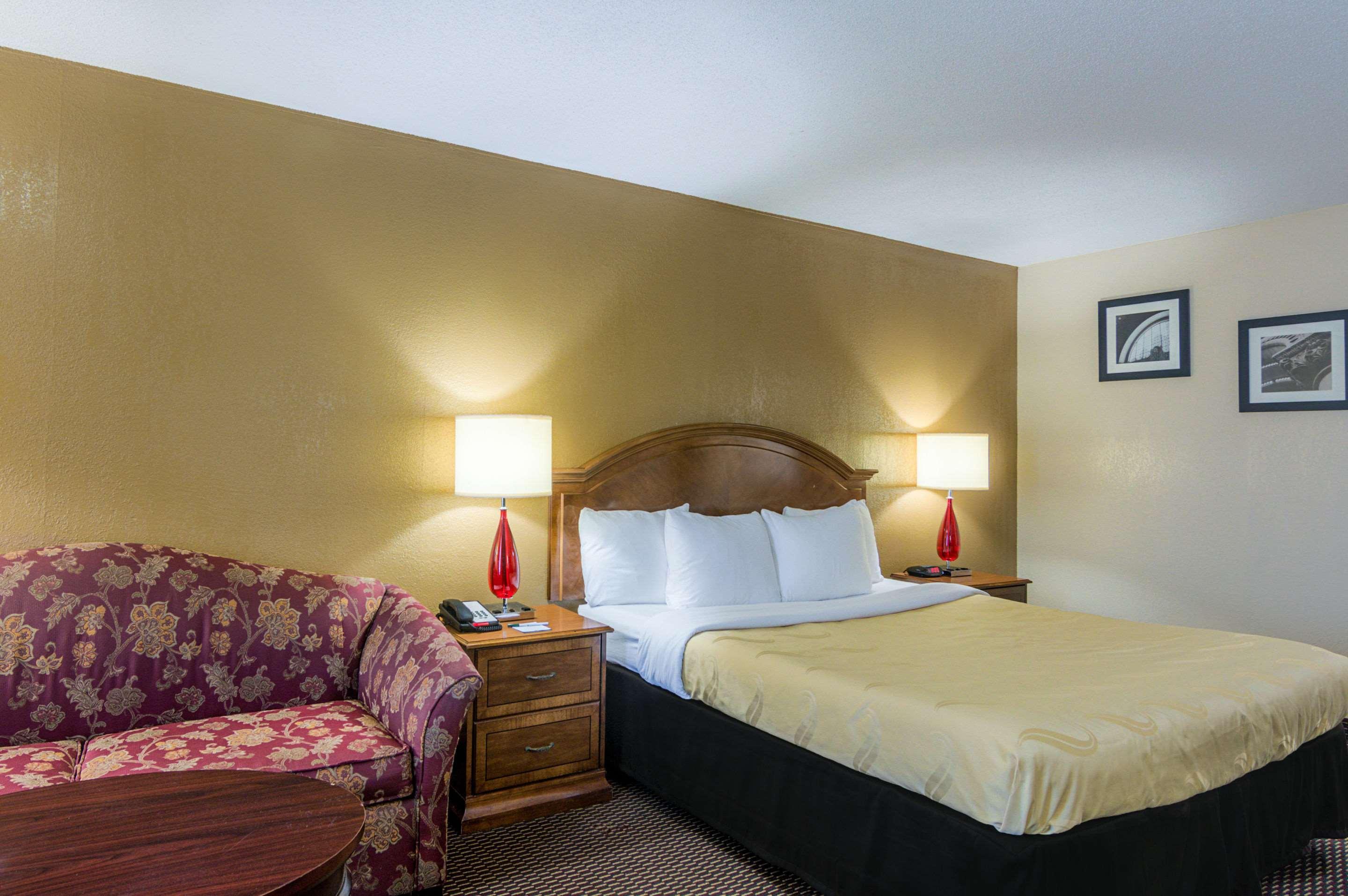 Quality Inn Shawnee I-40 Екстериор снимка
