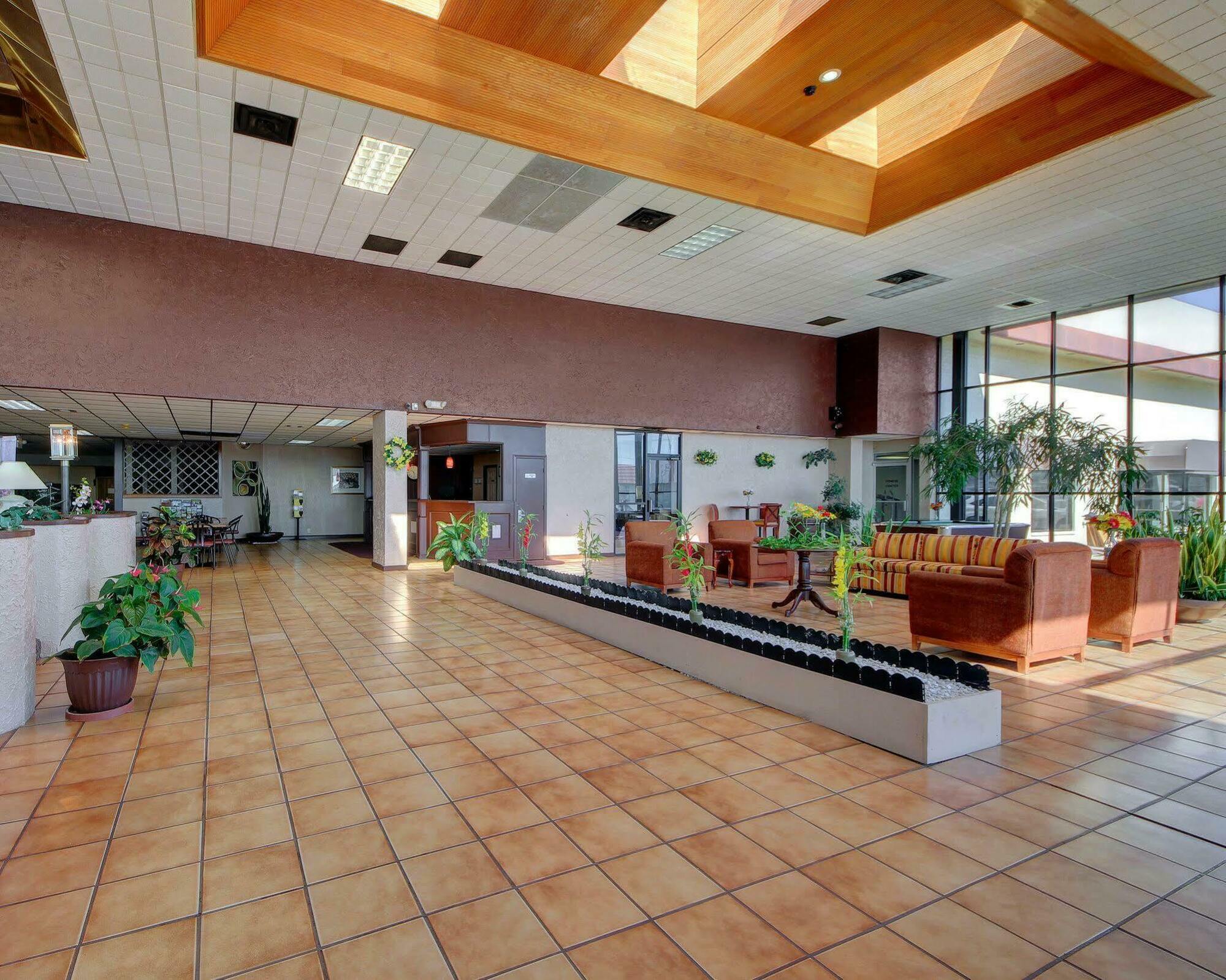 Quality Inn Shawnee I-40 Екстериор снимка